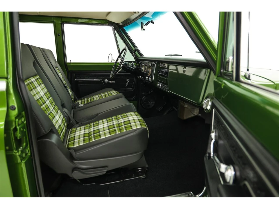 1972 Chevrolet Suburban 6th Gen - Image 17 of 31