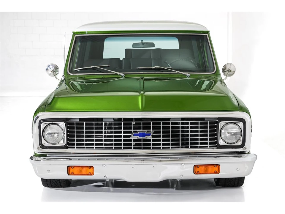 1972 Chevrolet Suburban 6th Gen - Image 2 of 31
