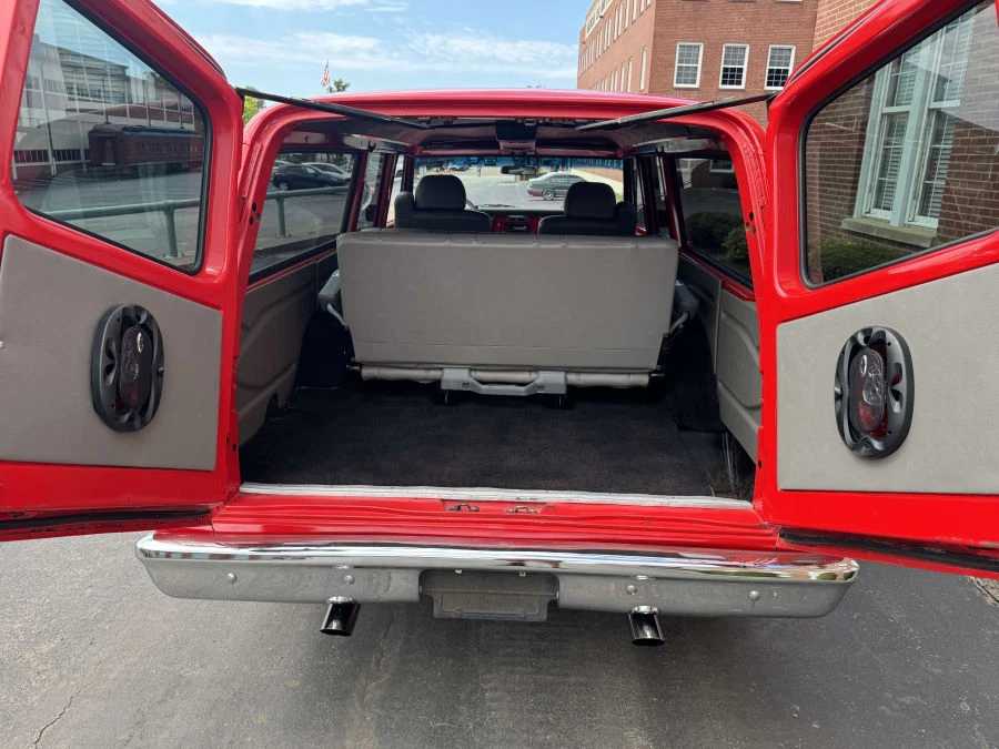 1972 Chevrolet Suburban 6th Gen - Image 7 of 12