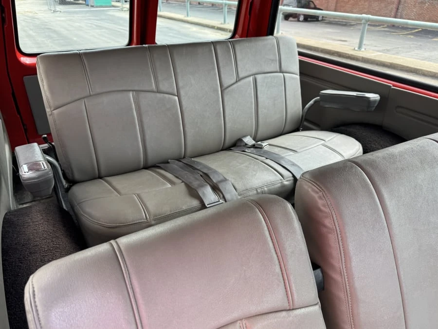 1972 Chevrolet Suburban 6th Gen - Image 8 of 12