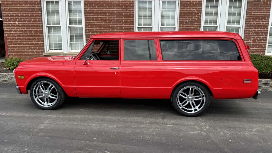 1972 Chevrolet Suburban 6th Gen - Image 2 of 12