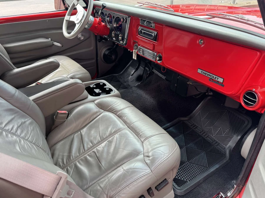 1972 Chevrolet Suburban 6th Gen - Image 9 of 12