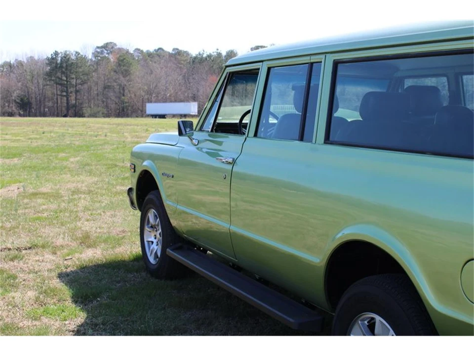 1972 Chevrolet Suburban 6th Gen - Image 4 of 17