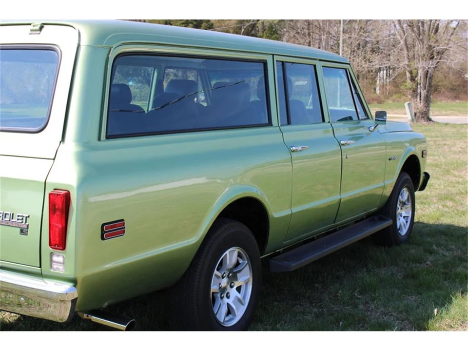 1972 Chevrolet Suburban 6th Gen - Image 5 of 17