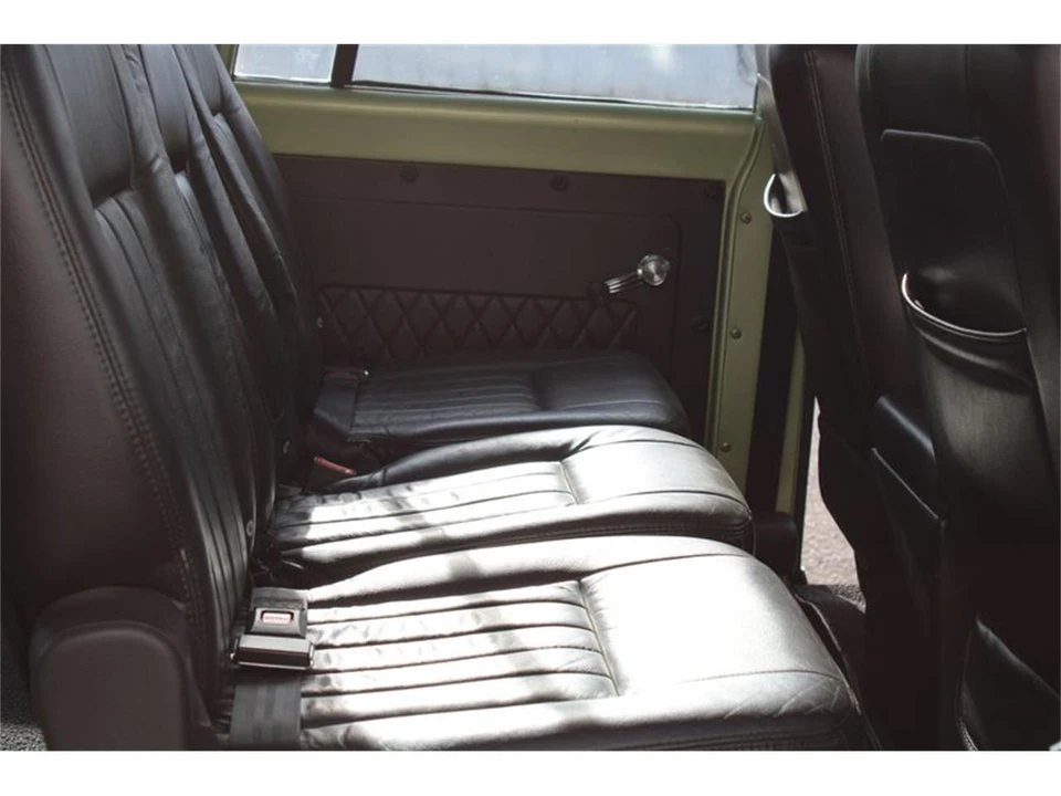 1972 Chevrolet Suburban 6th Gen - Image 11 of 17