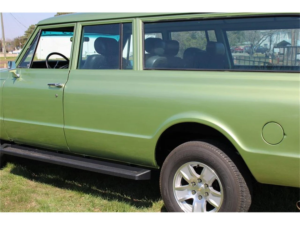 1972 Chevrolet Suburban 6th Gen - Image 3 of 17