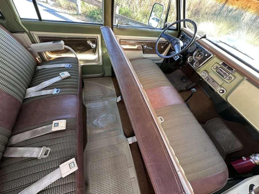 1972 Chevrolet Suburban 6th Gen - Image 20 of 31
