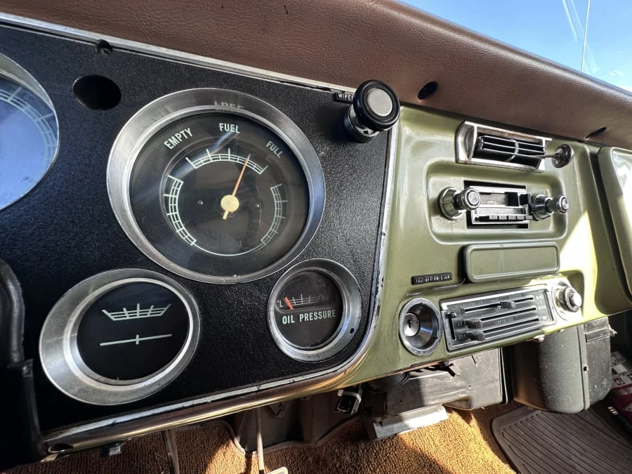 1972 Chevrolet Suburban 6th Gen - Image 13 of 31