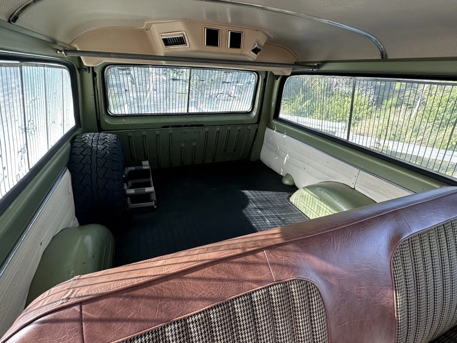 1972 Chevrolet Suburban 6th Gen - Image 28 of 31