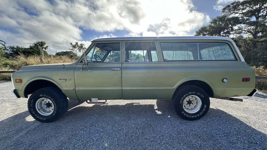 1972 Chevrolet Suburban 6th Gen - Image 2 of 31