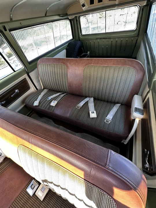 1972 Chevrolet Suburban 6th Gen - Image 19 of 31