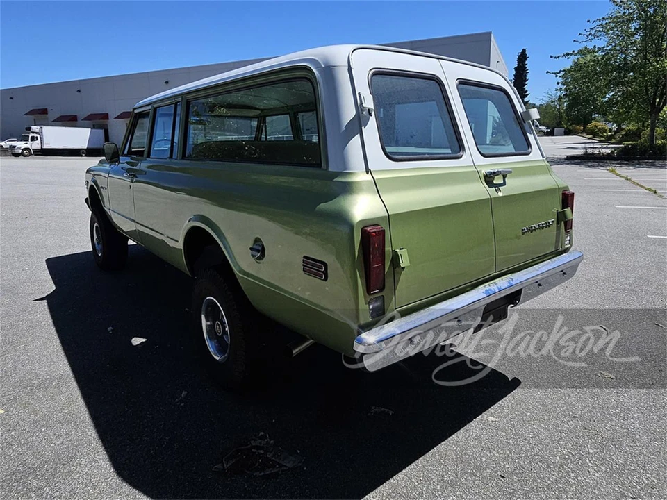 1972 Chevrolet Suburban 6th Gen - Image 2 of 5