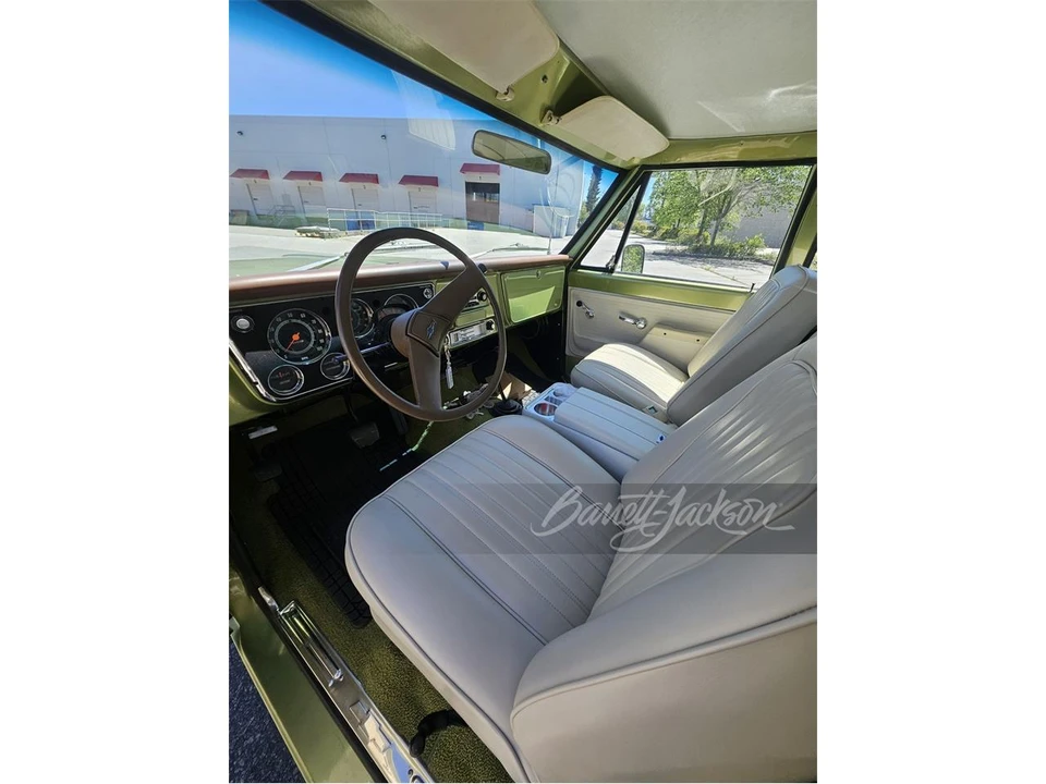 1972 Chevrolet Suburban 6th Gen - Image 4 of 5