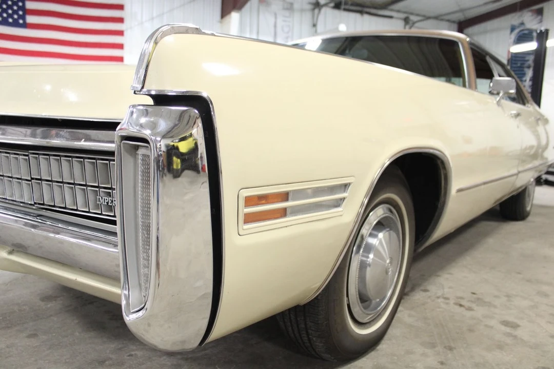 1972 Chrysler Imperial 3rd Gen - Image 10 of 12