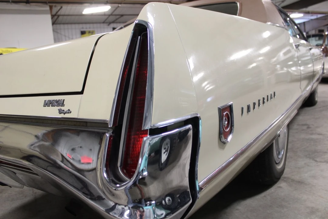 1972 Chrysler Imperial 3rd Gen - Image 12 of 12