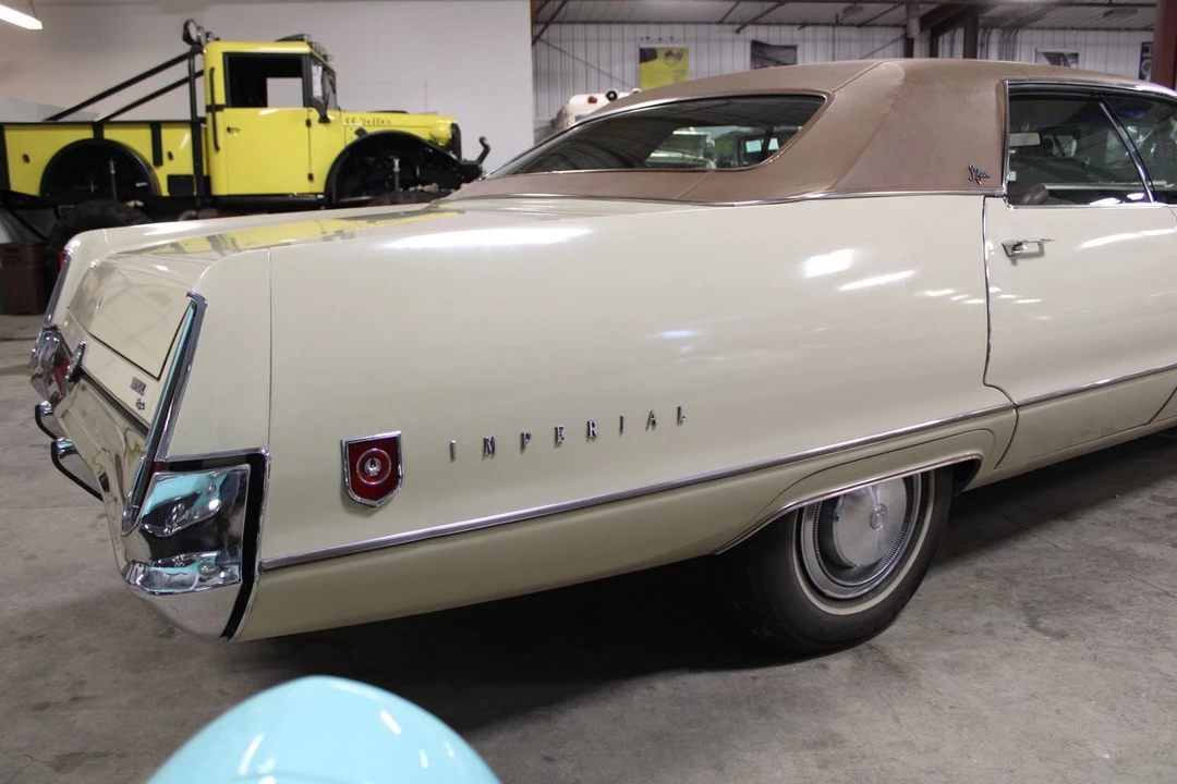 1972 Chrysler Imperial 3rd Gen - Image 6 of 12
