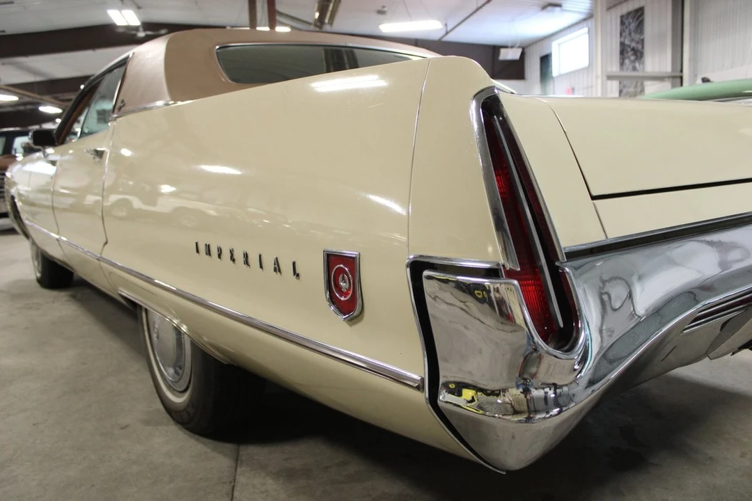 1972 Chrysler Imperial 3rd Gen - Image 11 of 12