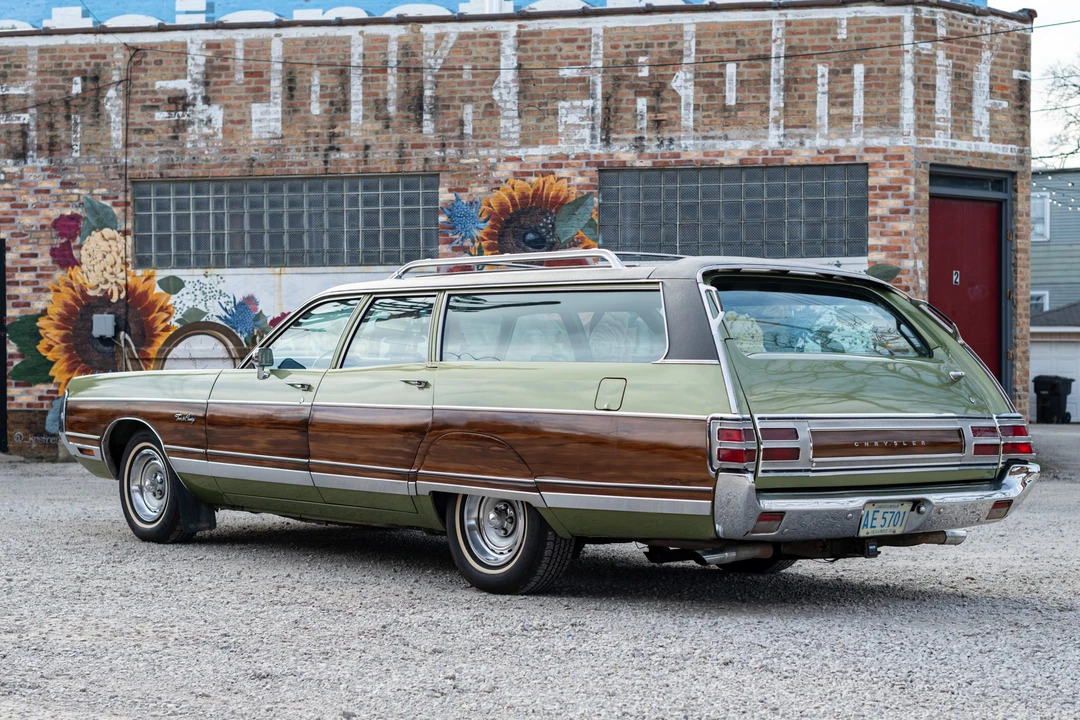 1972 Chrysler Town & Country - Image 8 of 31