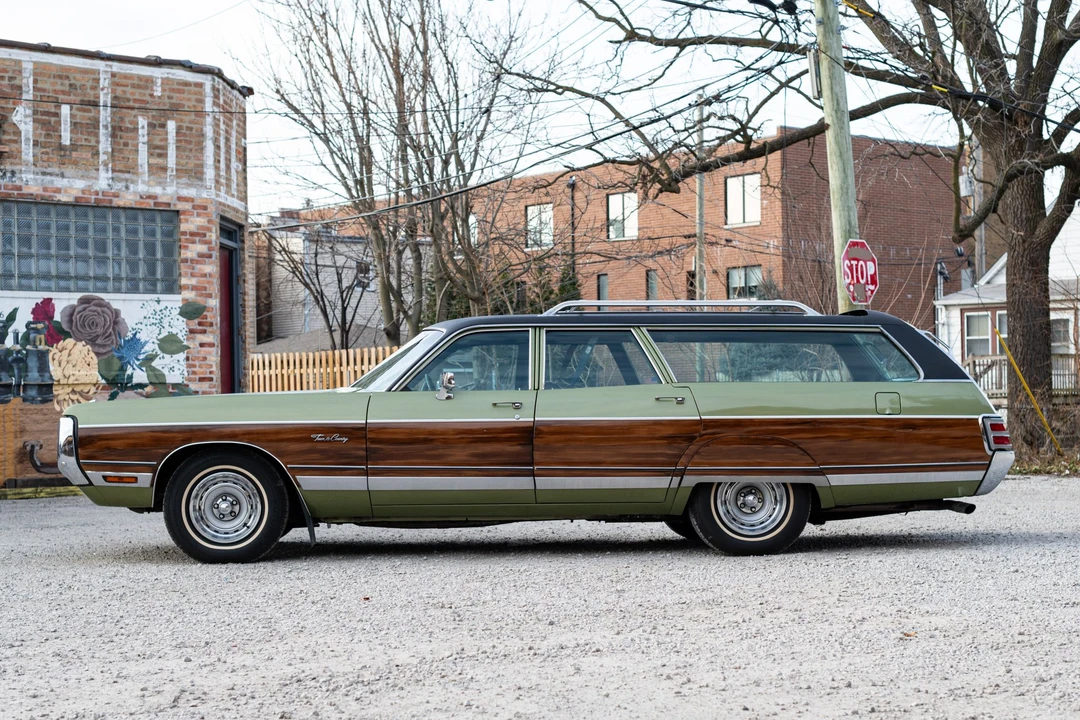 1972 Chrysler Town & Country - Image 9 of 31
