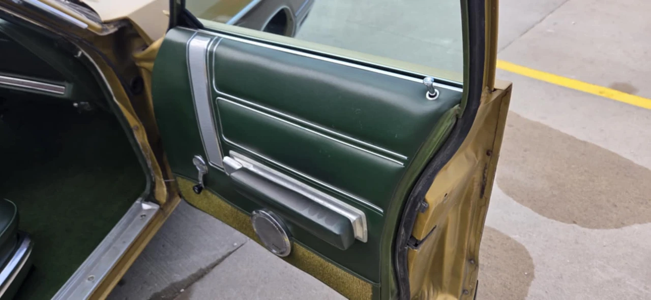 1972 Chrysler Town & Country - Image 29 of 31
