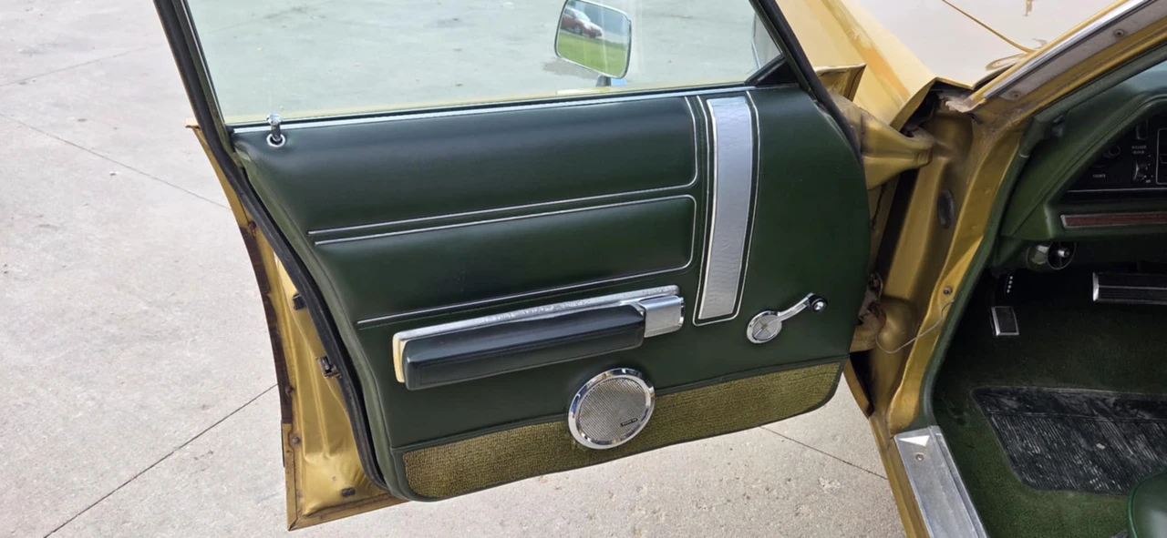 1972 Chrysler Town & Country - Image 24 of 31