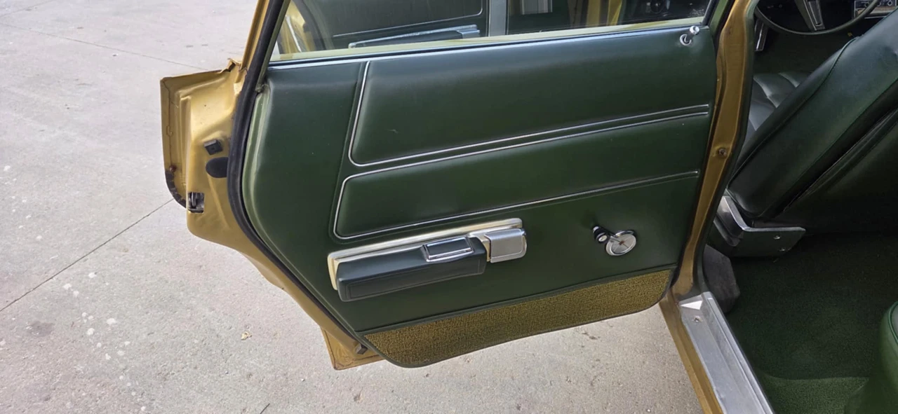 1972 Chrysler Town & Country - Image 30 of 31