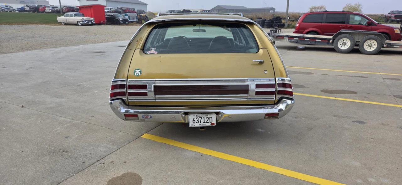 1972 Chrysler Town & Country - Image 5 of 31