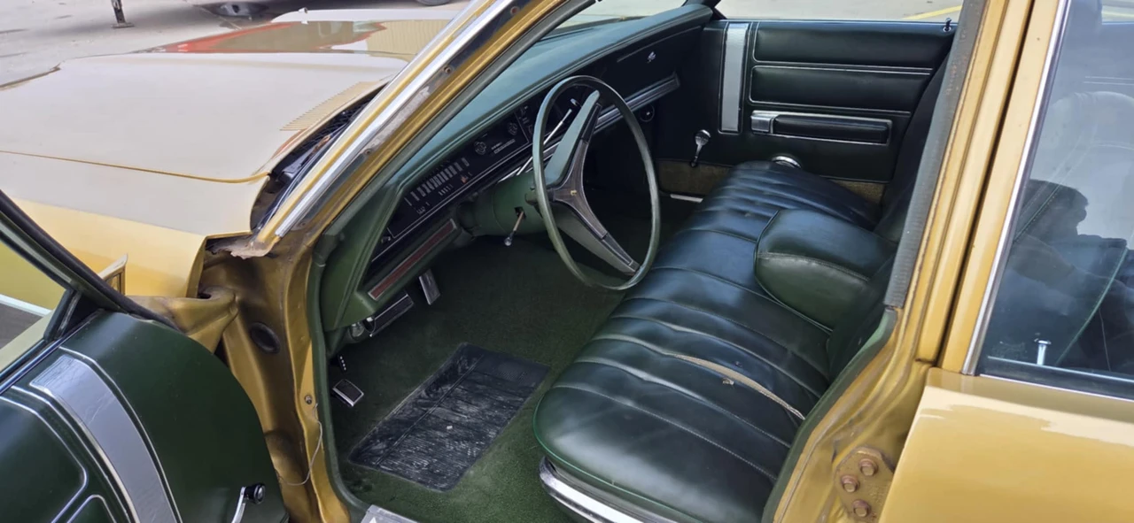 1972 Chrysler Town & Country - Image 25 of 31
