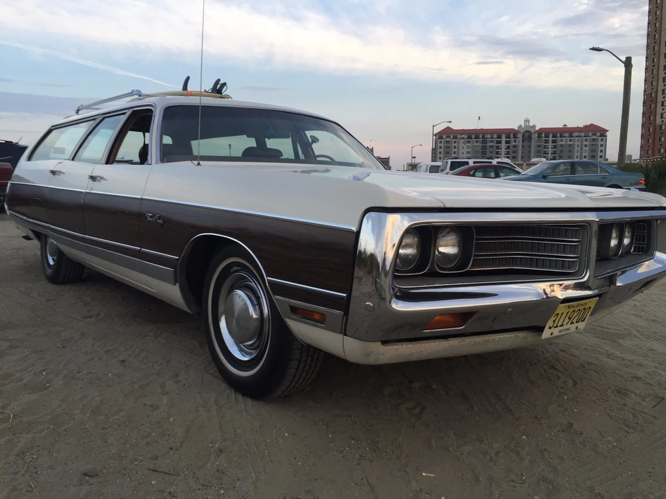 1972 Chrysler Town & Country - Image 9 of 31