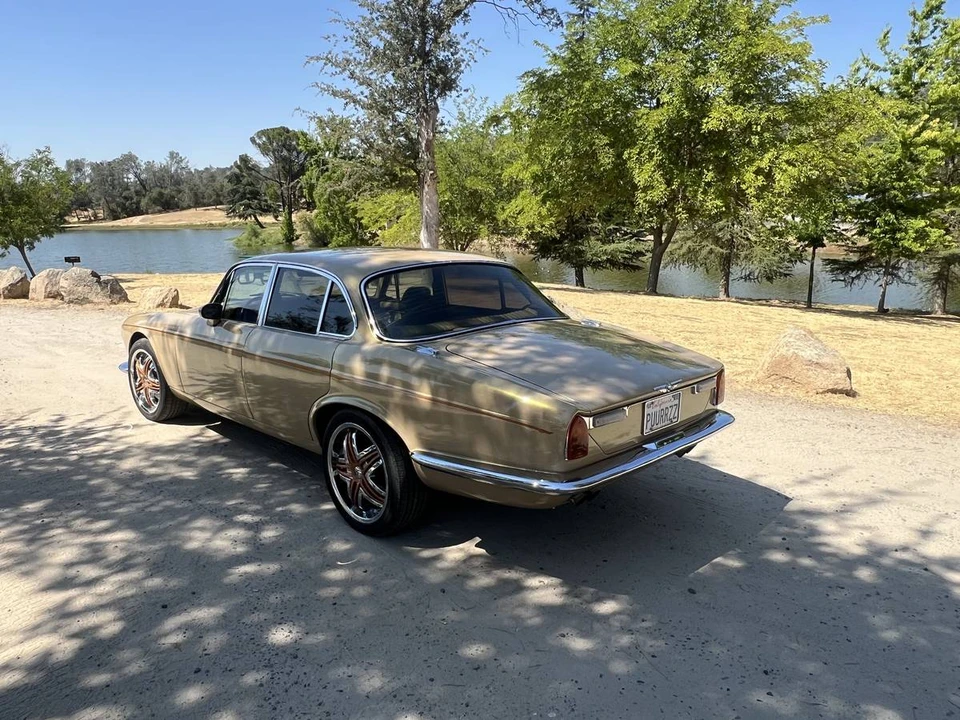 1972 Jaguar XJ Series 1 - Image 3 of 24