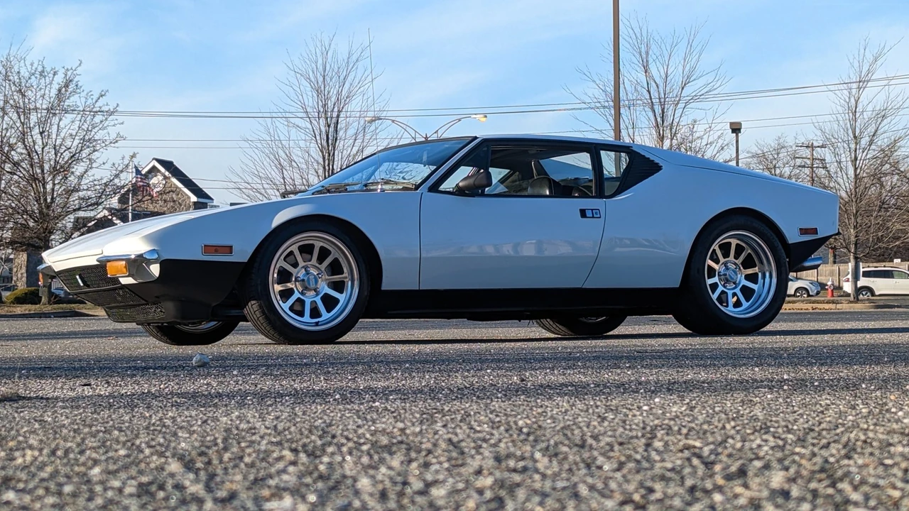 1972 DeTomaso Pantera - Image 2 of 31