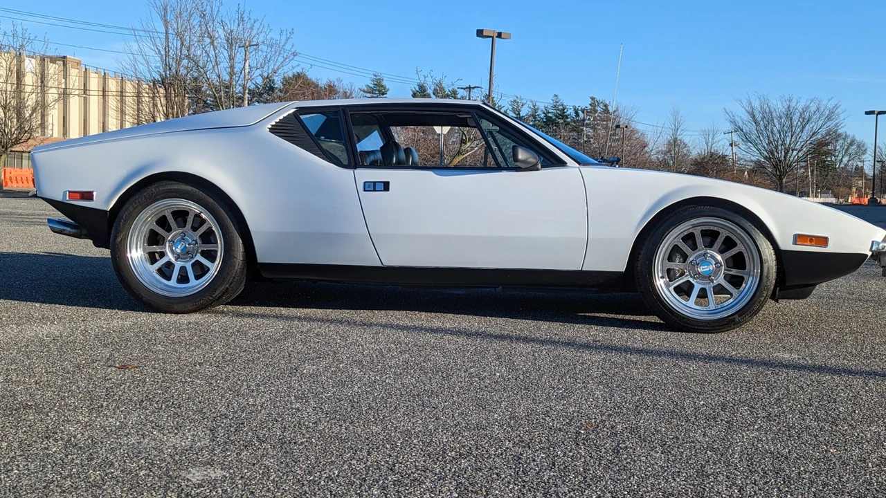 1972 DeTomaso Pantera - Image 11 of 31