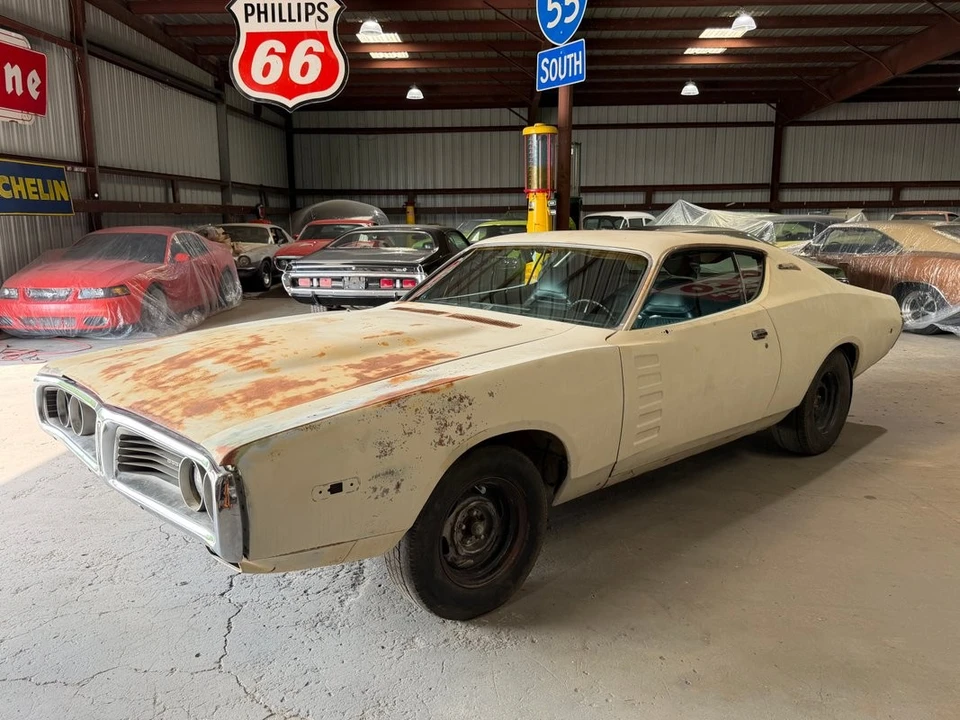1972 Dodge Charger 3rd Gen - Image 2 of 31
