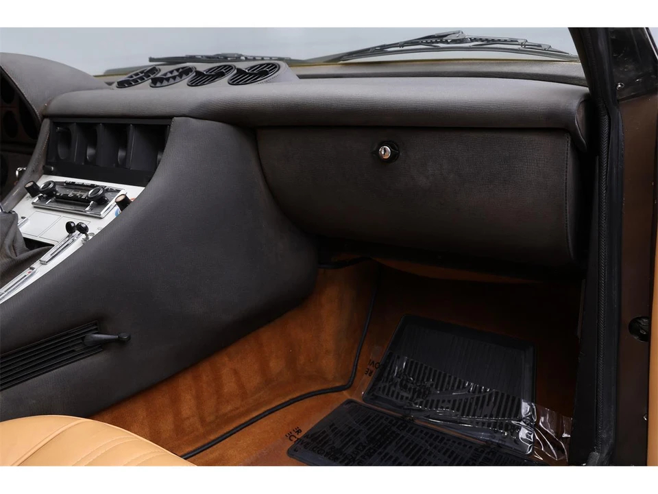 1972 Ferrari 365 GT4 2+2 - Image 16 of 31