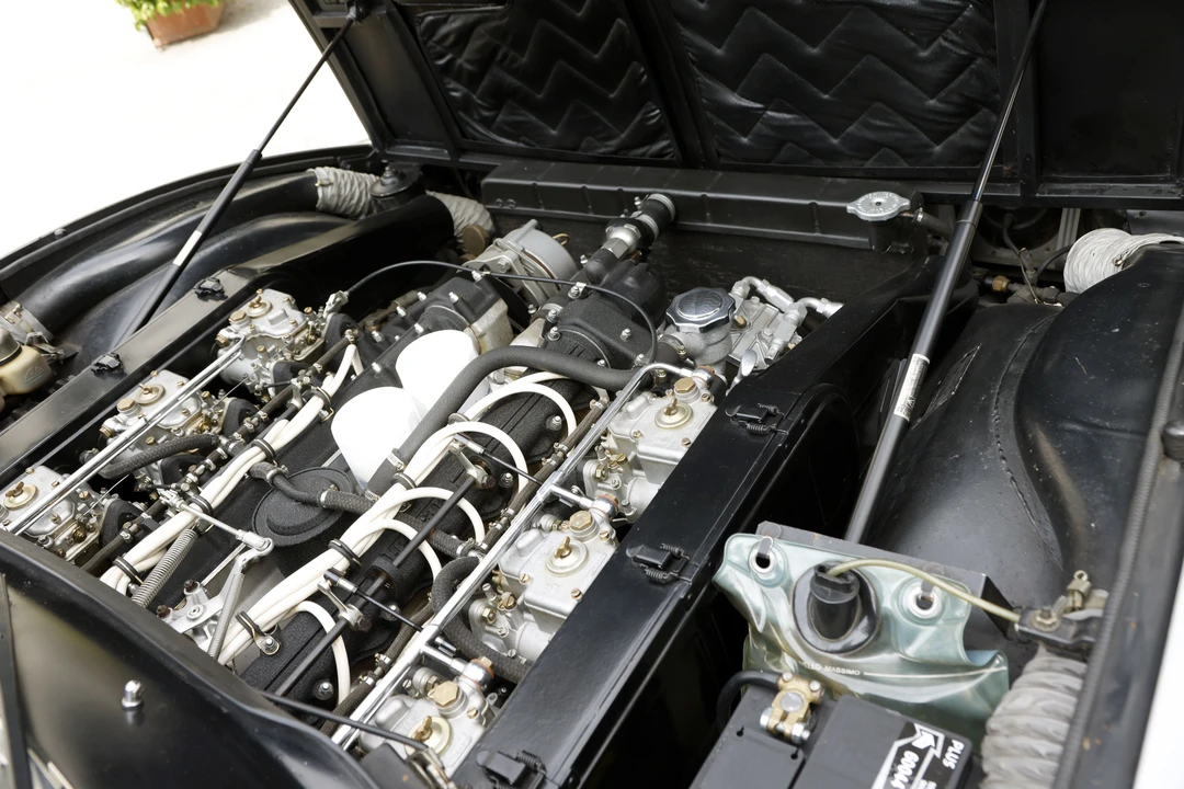 1972 Ferrari 365 GTC/4 - Image 27 of 31