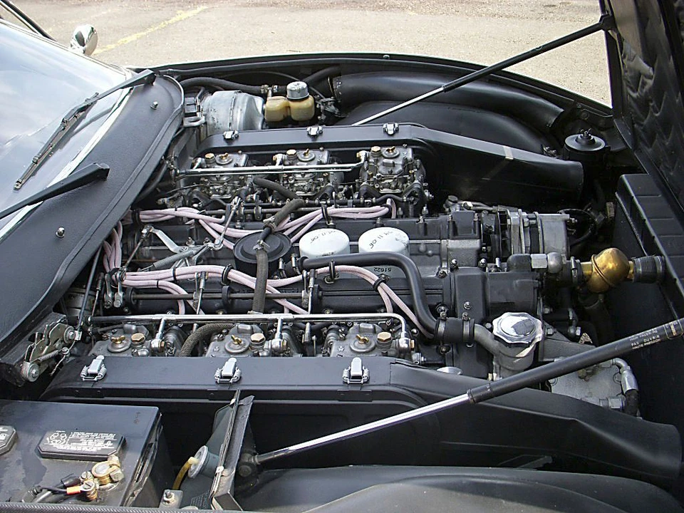 1972 Ferrari 365 GTC/4 - Image 2 of 6