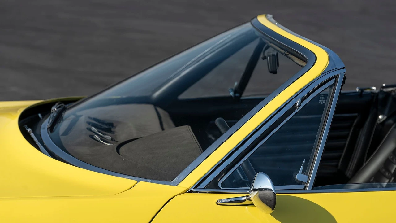 1972 Ferrari Daytona Spider - Image 26 of 31