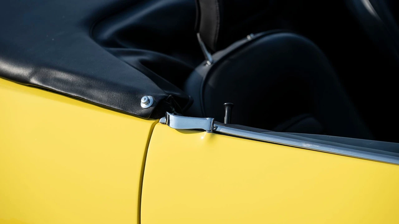1972 Ferrari Daytona Spider - Image 23 of 31