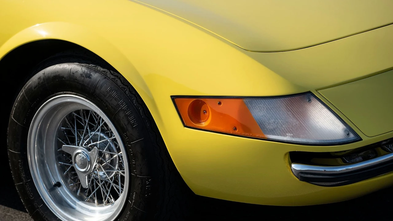 1972 Ferrari Daytona Spider - Image 16 of 31