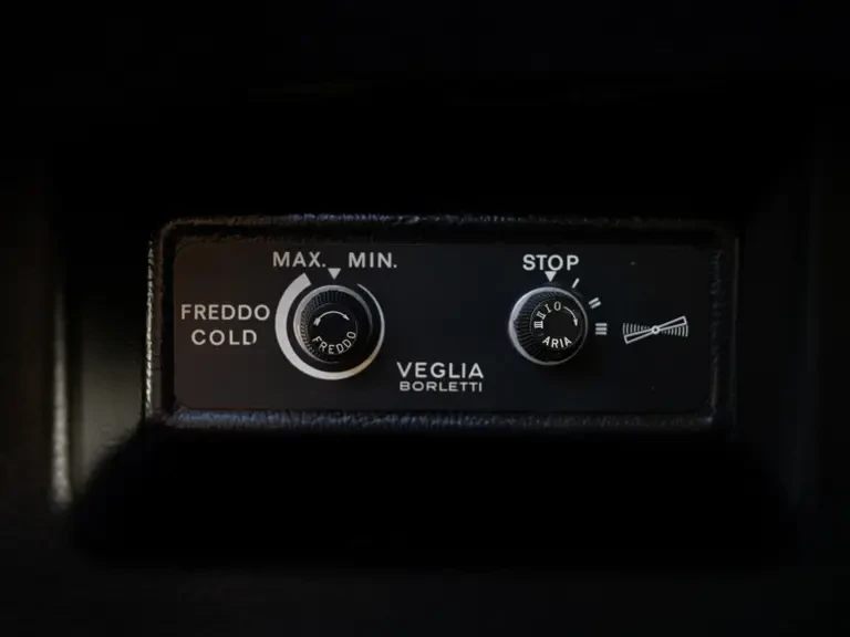 1972 Ferrari Daytona Spider - Image 21 of 31