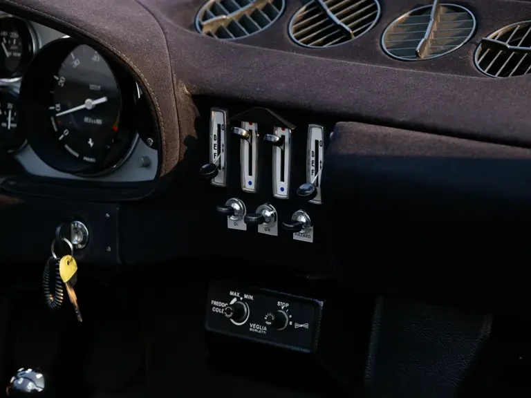 1972 Ferrari Daytona Spider - Image 20 of 31