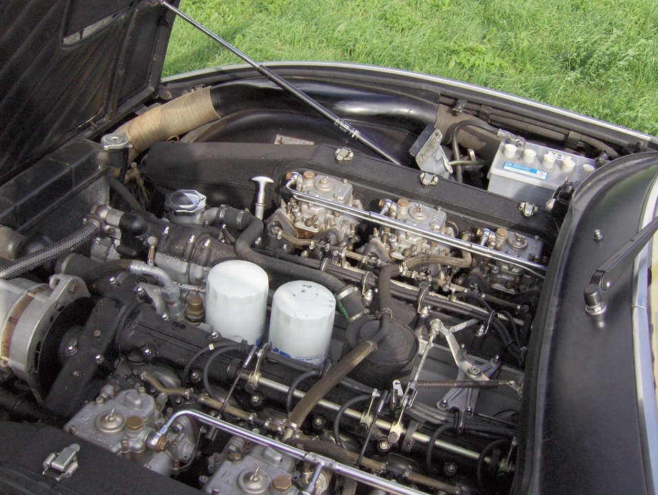1972 Ferrari 365 GTC/4 - Image 7 of 10
