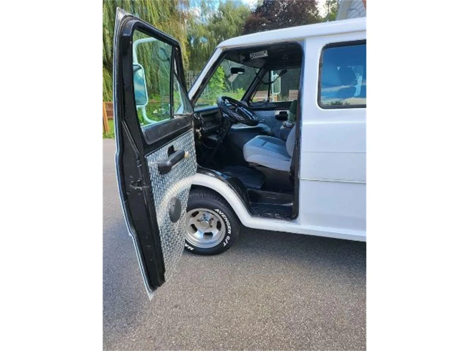 1972 Ford Econoline Van - Image 11 of 30