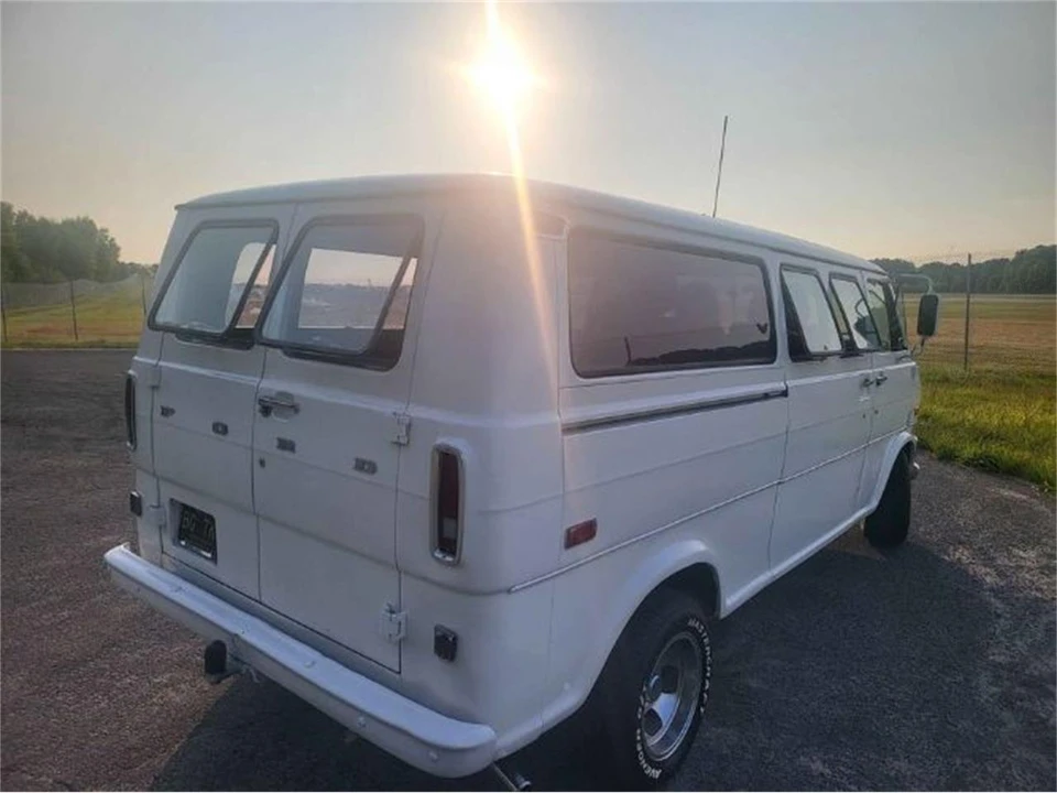 1972 Ford Econoline Van - Image 13 of 30