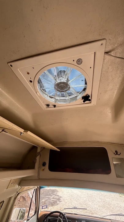 1972 Ford Econoline Van - Image 24 of 25