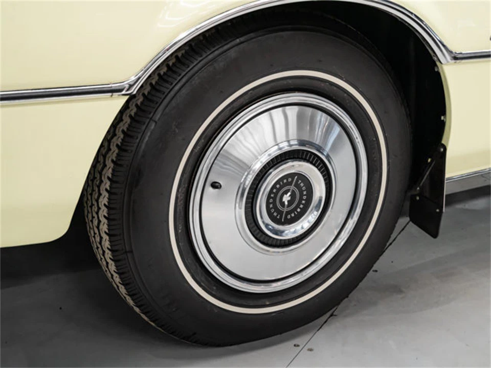1972 Ford Thunderbird 6th Gen - Image 16 of 31