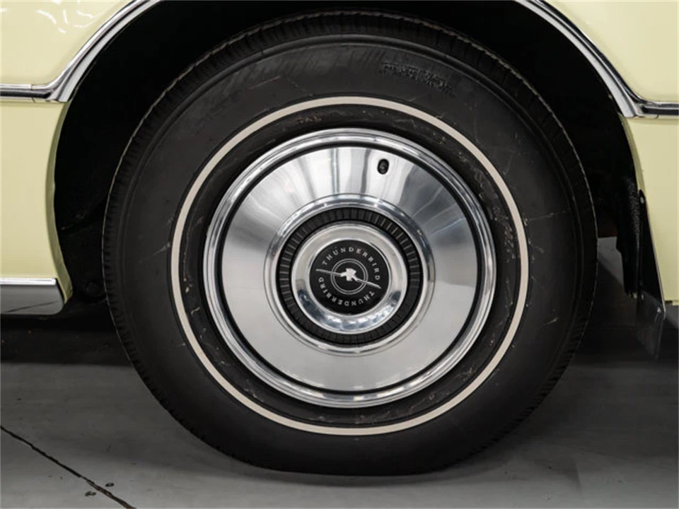 1972 Ford Thunderbird 6th Gen - Image 19 of 31