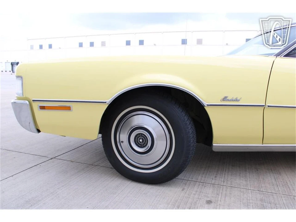 1972 Ford Thunderbird 6th Gen - Image 28 of 31