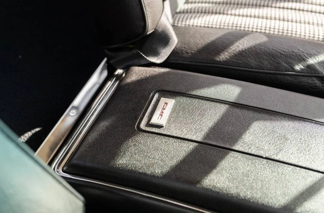 1972 GMC Jimmy 1st Gen - Image 7 of 10