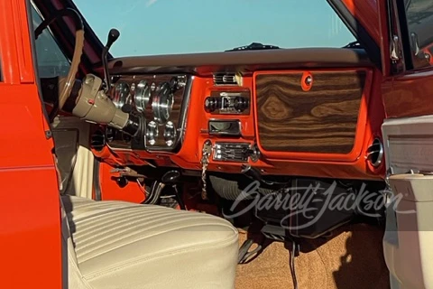 1972 GMC Suburban 6th Gen - Image 3 of 21